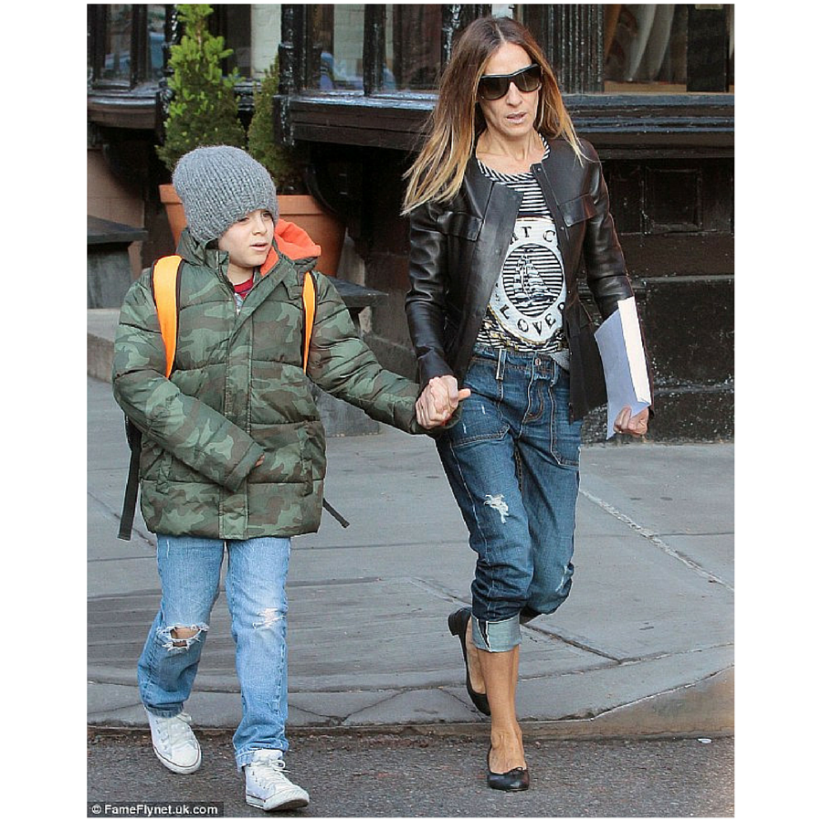 Sarah Jessica Parker Mom Style At Home Moms